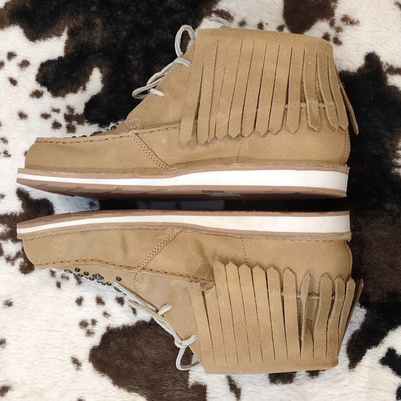 NWT Ariat Women's leather Chukka Tan Fringe Shoe size 10 B Med - Picture 7 of 11